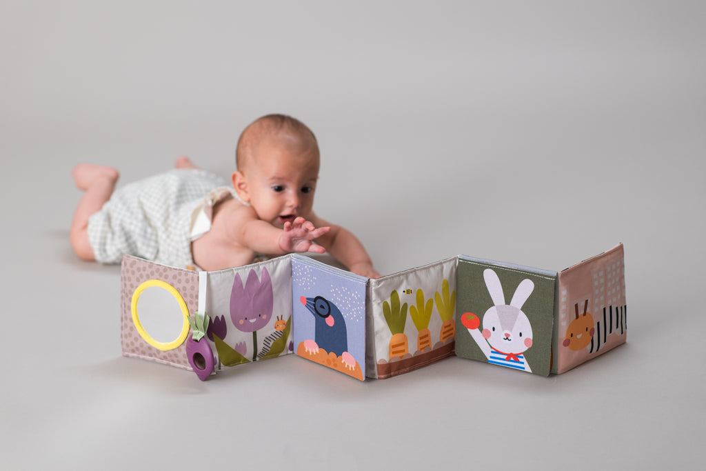 Libro morbido Urban Garden per passeggino | Taf Toys