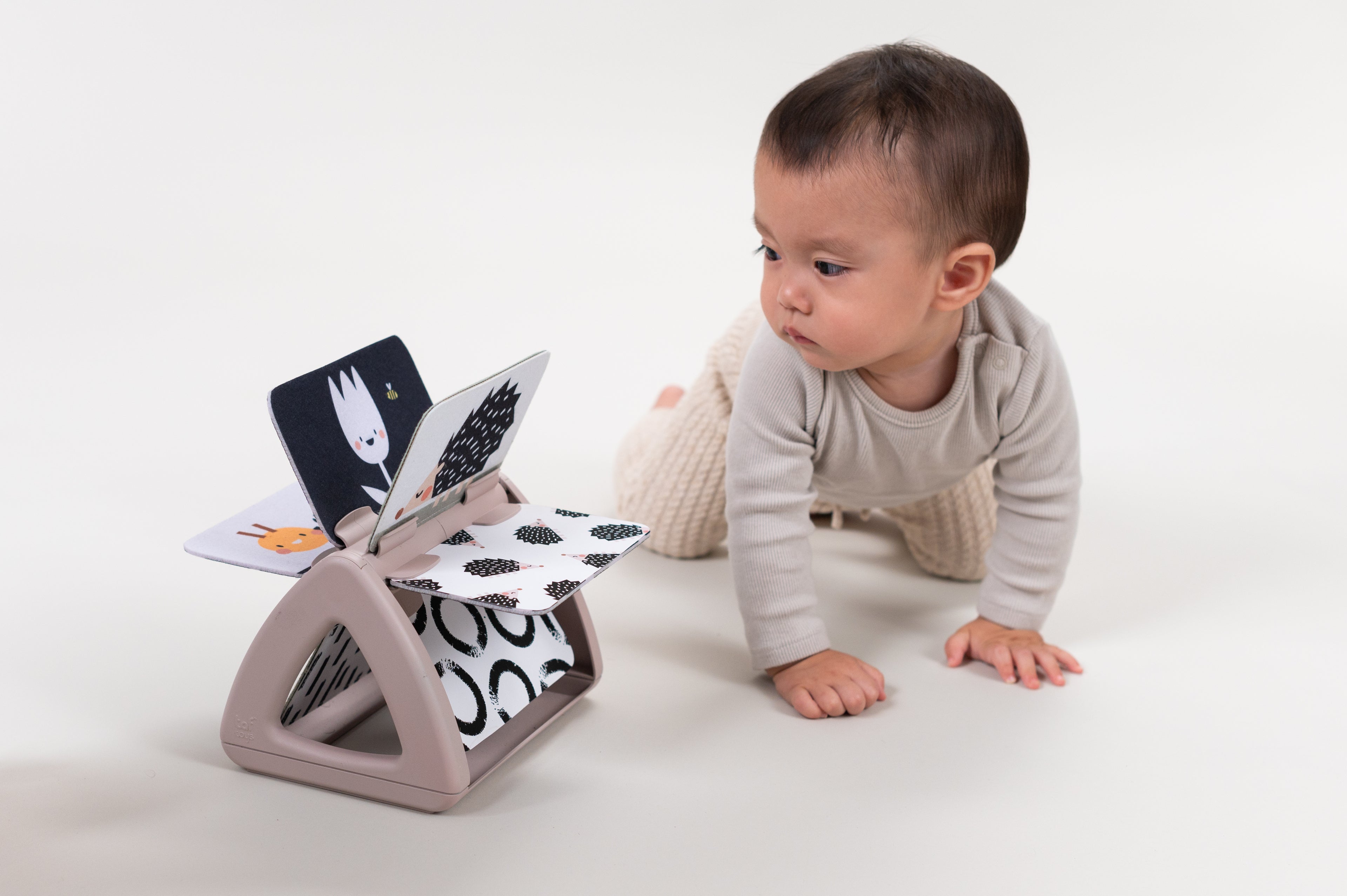 Black & White Spinning Book  | Taf Toys