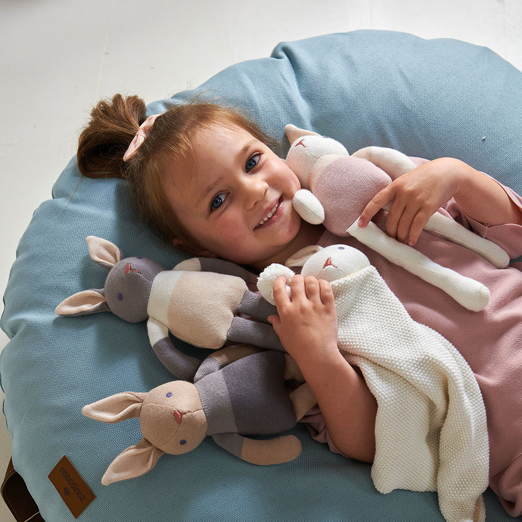 Coniglietto Morbido “Baby Threads" color grigio | ThreadBear Design